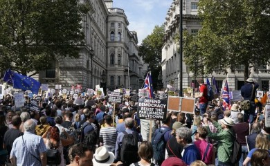 Štrajk u Velikoj Britaniji, hiljade ljudi na ulicama