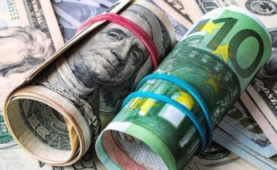Pad evra, dolar preuzima tržište