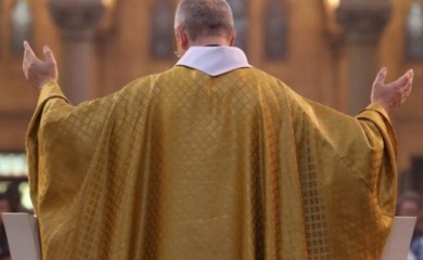 Novi cjenovnik za sahrane i vjenčanja: Skuplje crkvene usluge u Hrvatskoj