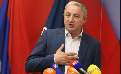 Borenović osam mjeseci čeka informaciju Savjeta ministara o sankcijama Rusiji