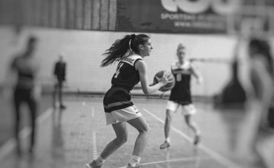 Izgubila bitku sa opakom bolešču: Preminula devetnaestogodišnja košarkašica