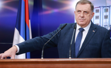 „LOV NA VJEŠTICE“ Mađarska uputila žalbu Interpolu zbog crvene potjernice za Dodikom