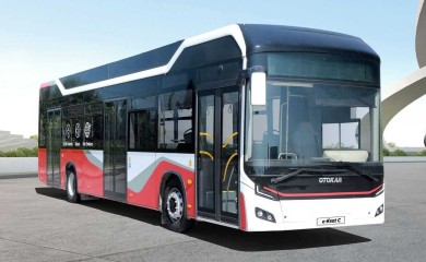 Nasrnuo na vozača autobusa tokom vožnje