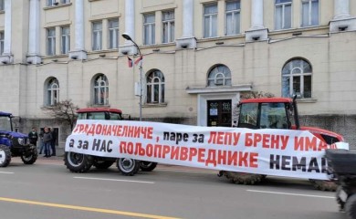 Traktori na ulicama Banjaluke: Protest poljoprivrednika zbog neisplaćenih subvencija