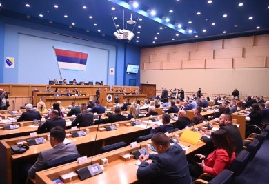 Zakon o pušenju ponovo vraćen predlagaču, Narodna skupština RS nije ga usvojila