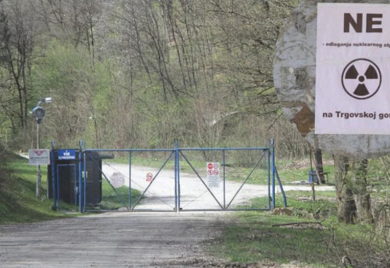 Hrvati ravnaju teren na granici s BiH gdje grade deponiju radioaktivnog otpada: Srušeno osam objekata