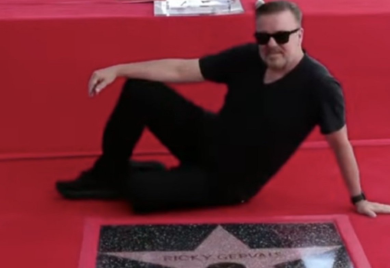 Riki Džervis dobio zvijezdu na holivudskoj Stazi slavnih (VIDEO)