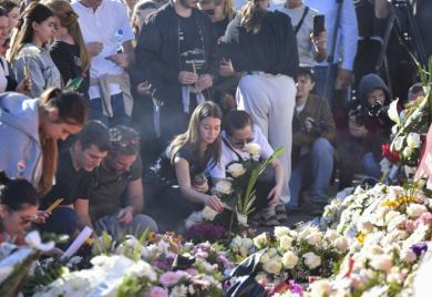 Studenti u blokadi i grupe građana odali poštu stradalima na Željezničkoj stanici u Novom Sadu