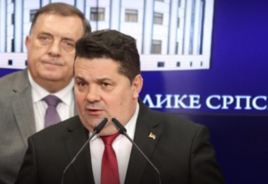 Interpol odbio da raspiše crvenu potjernicu za Dodikom i Stevandićem