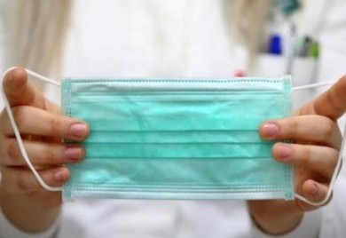Doktorica izdala lažna kovid uvjerenja za 4.000 ljudi da ne bi nosili maske