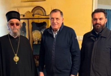 Vladika Jefrem ga posjetio u porodičnom domu: Dodik istakao da je srpski narod posvećen svojoj vjeri