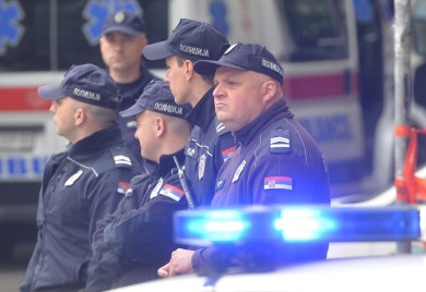Oglasila se beogradska škola u kojoj je tinejdžerka posjekla druga i nastavnicu