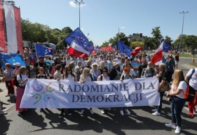 Hiljade Poljaka na ulicama Varšave