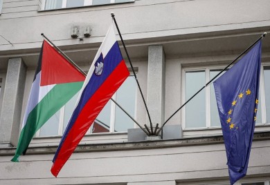 Slovenija odgođa priznavanje Palestine, Janšin SDS traži referendum