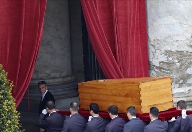 Posljednji oproštaj od Benedikta XVI