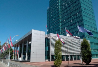 Vlada RS: Upute za mlade koji se dosad nisu prijavili za pomoć od 100 KM