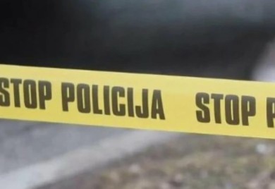 Pretukao ženu pa je s troje maloljetne djece izbacio na ulicu