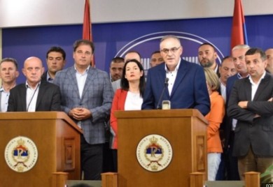 Mogu li pronaći “čarobnu formulu”? Ima li opozicija uopšte šansu da pobijedi Dodika i SNSD