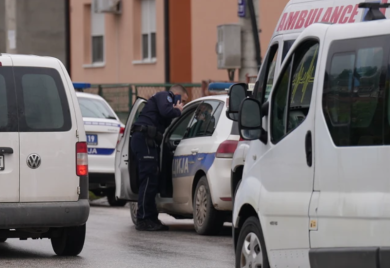 Detalji jezivog zločina: Tijela SINA, OCA I MAJKE pronađena u kući, sve vrvi od policije