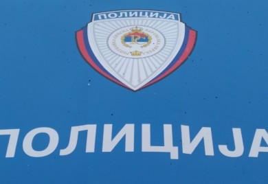 Pijan automobilom sletio sa puta
