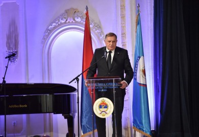 Dodik se u suzama oprostio od Kusturića: Bio je najbolji pilot