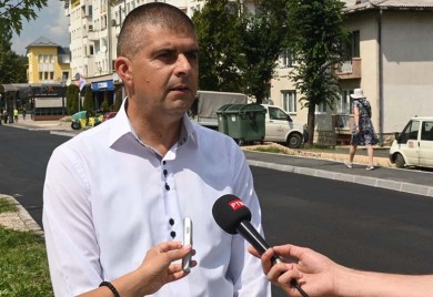 ŠEKARA: PDP i dodatno ponižava SDS i Šarovića, nosača transparenta