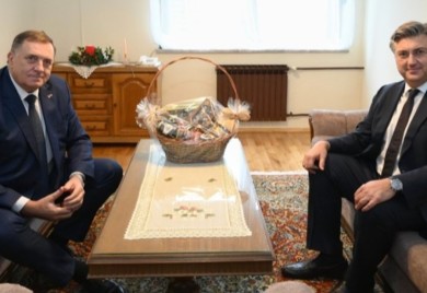 Milanović objavio fotografiju: Dragane, što kaže šef, smiješ li komentirati?
