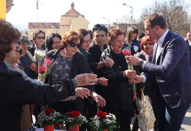 Selak sa saradnicima Banjalučankama uljepšao praznik