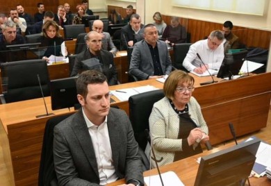 Zaštitna odijela plaćana 21,50 KM, a Institutu prodavana po 50 KM za komad