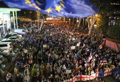 PROTESTI U GRUZIJI: Demonstranti pokušavaju da preuzmu vlast na silu metodama srpske NVO?