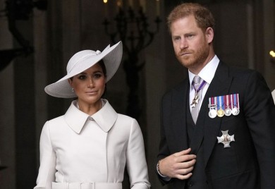Britanski princ Hari i Megan putuju u Balmoral da budu sa kraljicom
