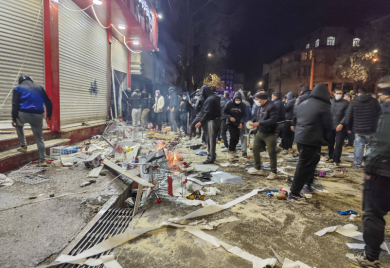 Ulice Irana gore: Protesti zahvatili cijelu zemlju, raste broj mrtvih, ajatolah i Tramp jedan drugom prijete