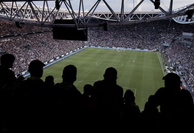 Juventus izbačen iz Evrope, Vlahović i Kostić pakuju kofere?