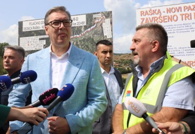 Tajne predsjedničkog fundusa: Koliko koštaju Vučićeva odijela i ko ih plaća?