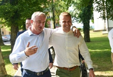 "Preživjeće Stanivuković, ali je neizvjesno šta će biti sa strankom" Analitičari o previranjima u PDP i tajkunizaciji Banjaluke