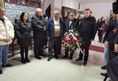 U Vlasenici obilježeno stradanje 15 boraca VRS iz Dervente (FOTO)