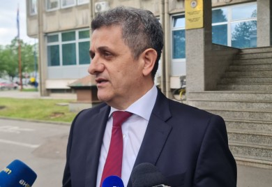 Nakon poziva Vlade RS članovi RIK-a podnijeli ostavke