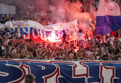 Na Poljudu gorjela srpska zastava uz poklič "Za dom spremni"