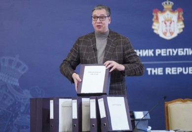 Vučić: Doneo sam dokumentaciju o nadstrešnici
