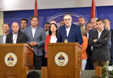"Birački odbori i dalje mogu da DOIKSAVAJU" Opozicija ima brojne primjedbe na izborni zakon Srpske