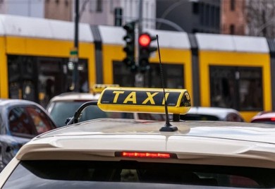 Svađa turiste i taksiste na Jadranu: Za vožnju od šest kilometara tražio 100 evra (VIDEO)
