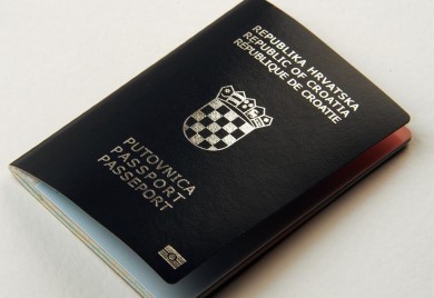 Hrvati bi među prvima u EU mogli koristiti mobilni kao pasoš
