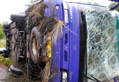 U sudaru autobusa poginulo 10, a povrijeđeno preko 30 osoba (VIDEO)