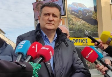 ĐAJIĆ: Stanivuković zloupotrijebio porodice poginulih boraca