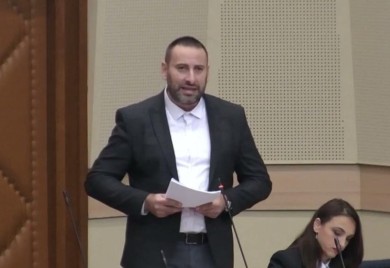 Sin poginulog borca VRS poslao pismo poslanicima: Vratićemo odlikovanja pokojnog oca