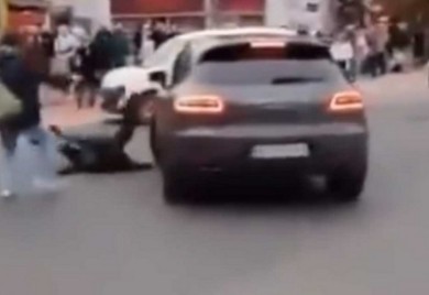 Novi Sad: Autom krenuo na građane VIDEO
