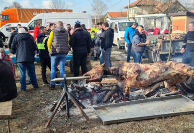 Vozači i automehaničari obilježili svoj dan