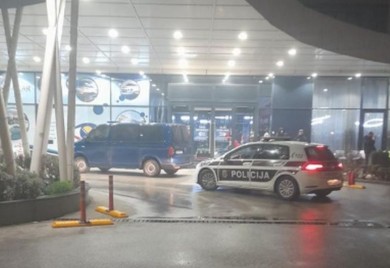 Skandal u Sarajevu: Huligani krenuli na Srbe, jedna osoba izbodena nožem