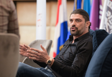 Ko je ovaj čovjek: Istraga napada na menadžera čija agencija je u Gradišci (FOTO)
