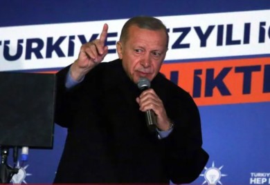 "Neko je u kuhinji, a mi smo na balkonu": Evo šta je sve Erdogan poručio svojim pristalicama